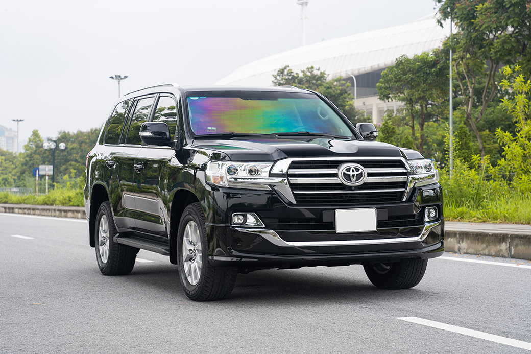 Land Cruiser 2020 thông số khuyến mãi và giá xe lăn bánh tháng 03